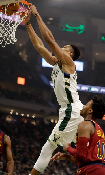 Middleton scores 21, leads Bucks past Cavaliers 129-112